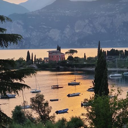 Hotel Villa Orizzonte Мальчезине Экстерьер фото