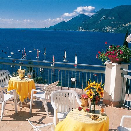 Hotel Villa Orizzonte Мальчезине Экстерьер фото