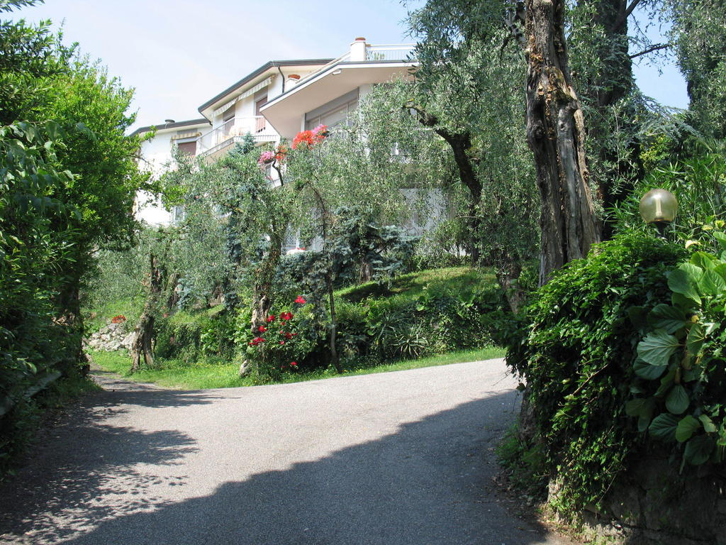 Hotel Villa Orizzonte Мальчезине Экстерьер фото