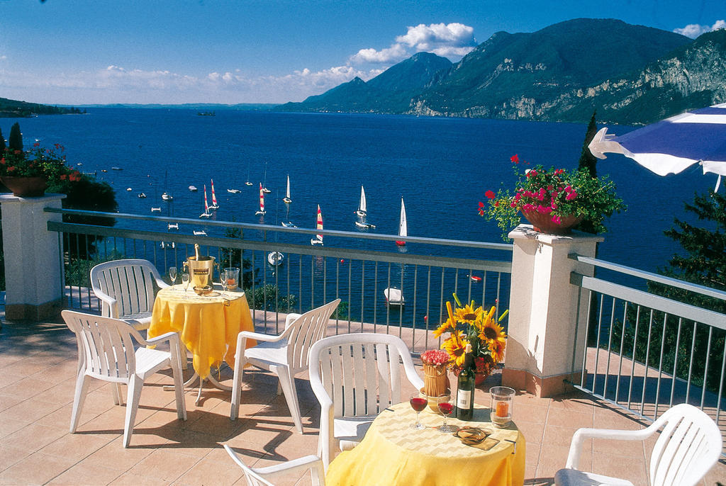 Hotel Villa Orizzonte Мальчезине Экстерьер фото