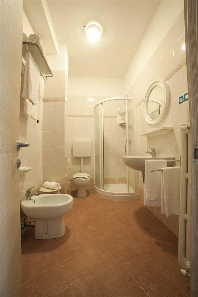Hotel Villa Orizzonte Мальчезине Экстерьер фото