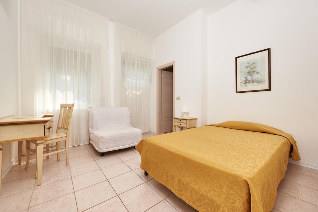 Hotel Villa Orizzonte Мальчезине Экстерьер фото