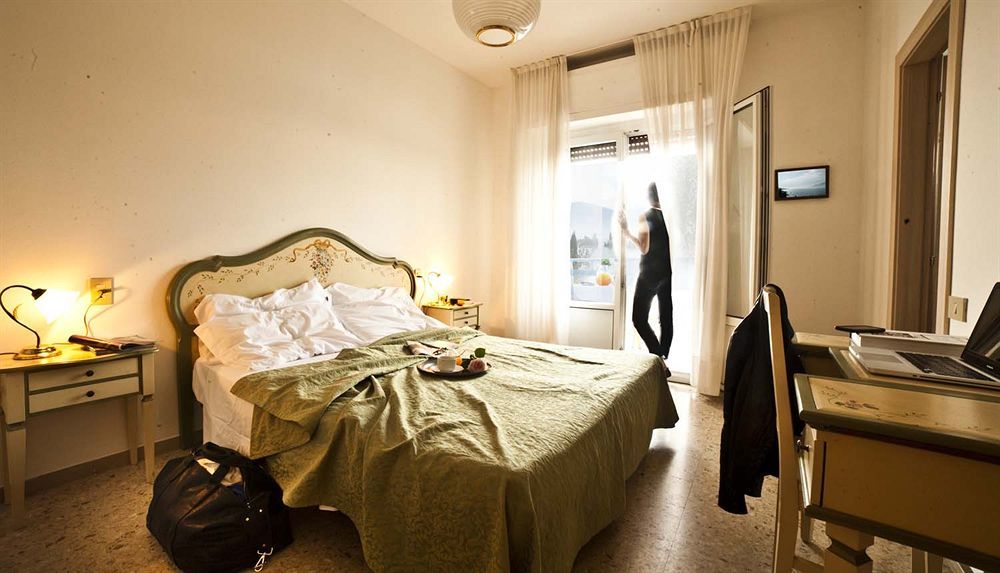 Hotel Villa Orizzonte Мальчезине Экстерьер фото