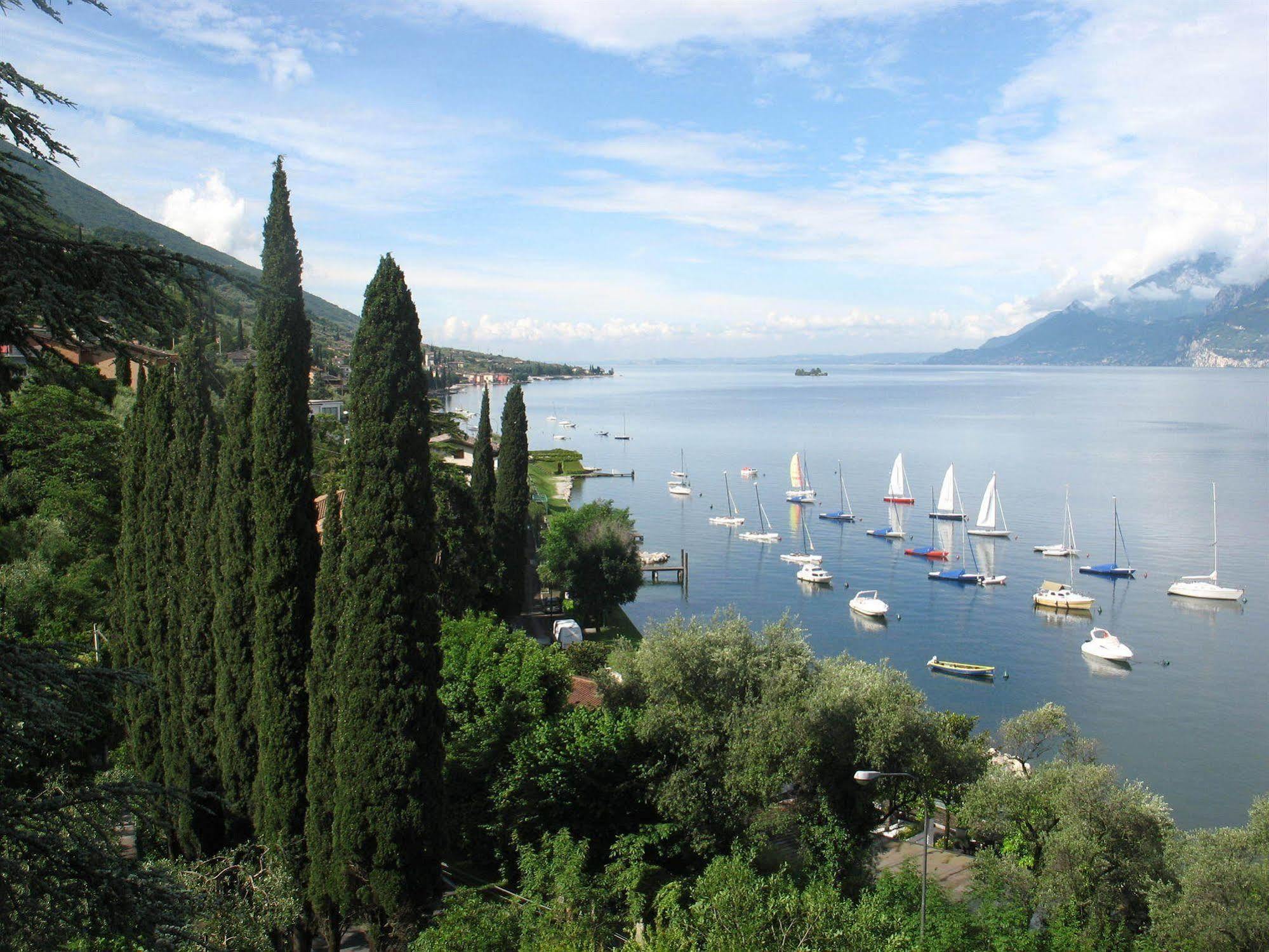 Hotel Villa Orizzonte Мальчезине Экстерьер фото