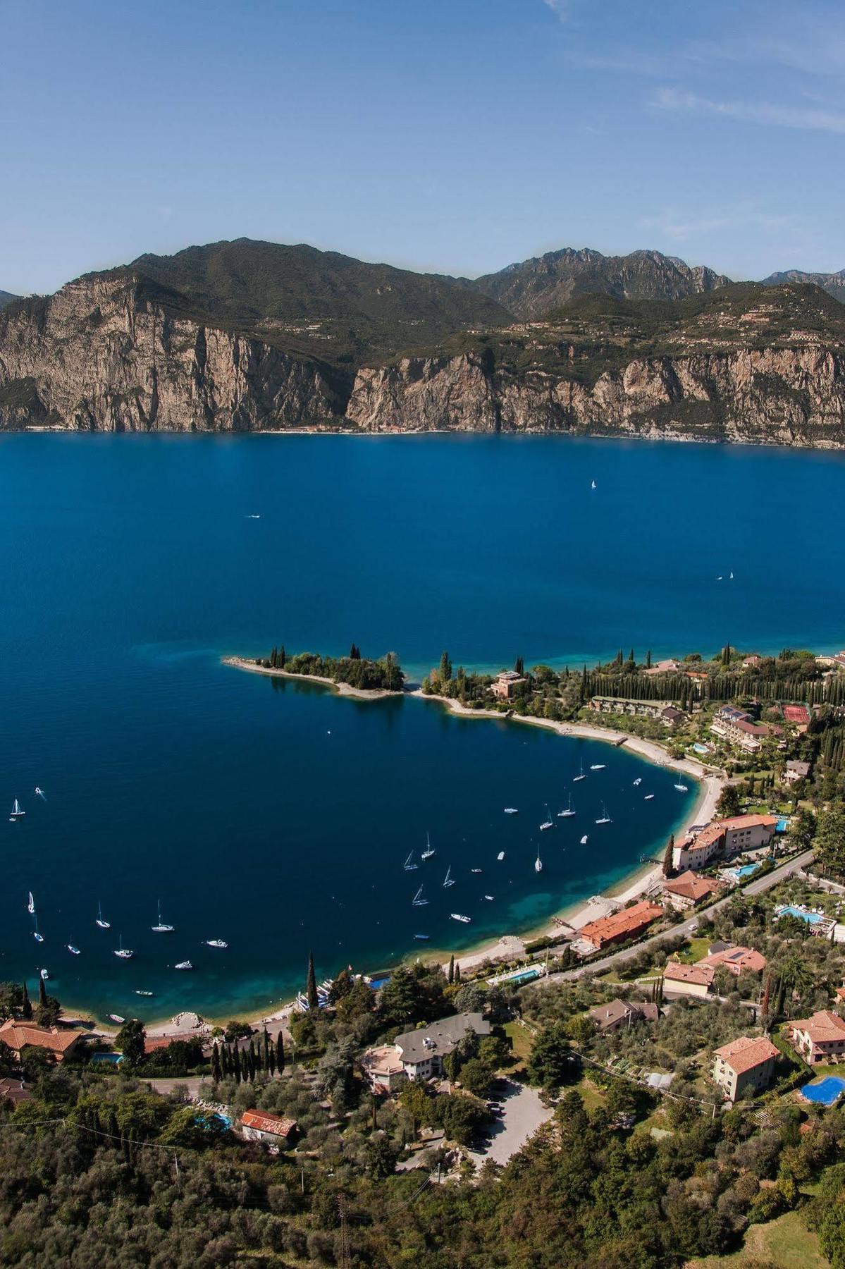 Hotel Villa Orizzonte Мальчезине Экстерьер фото