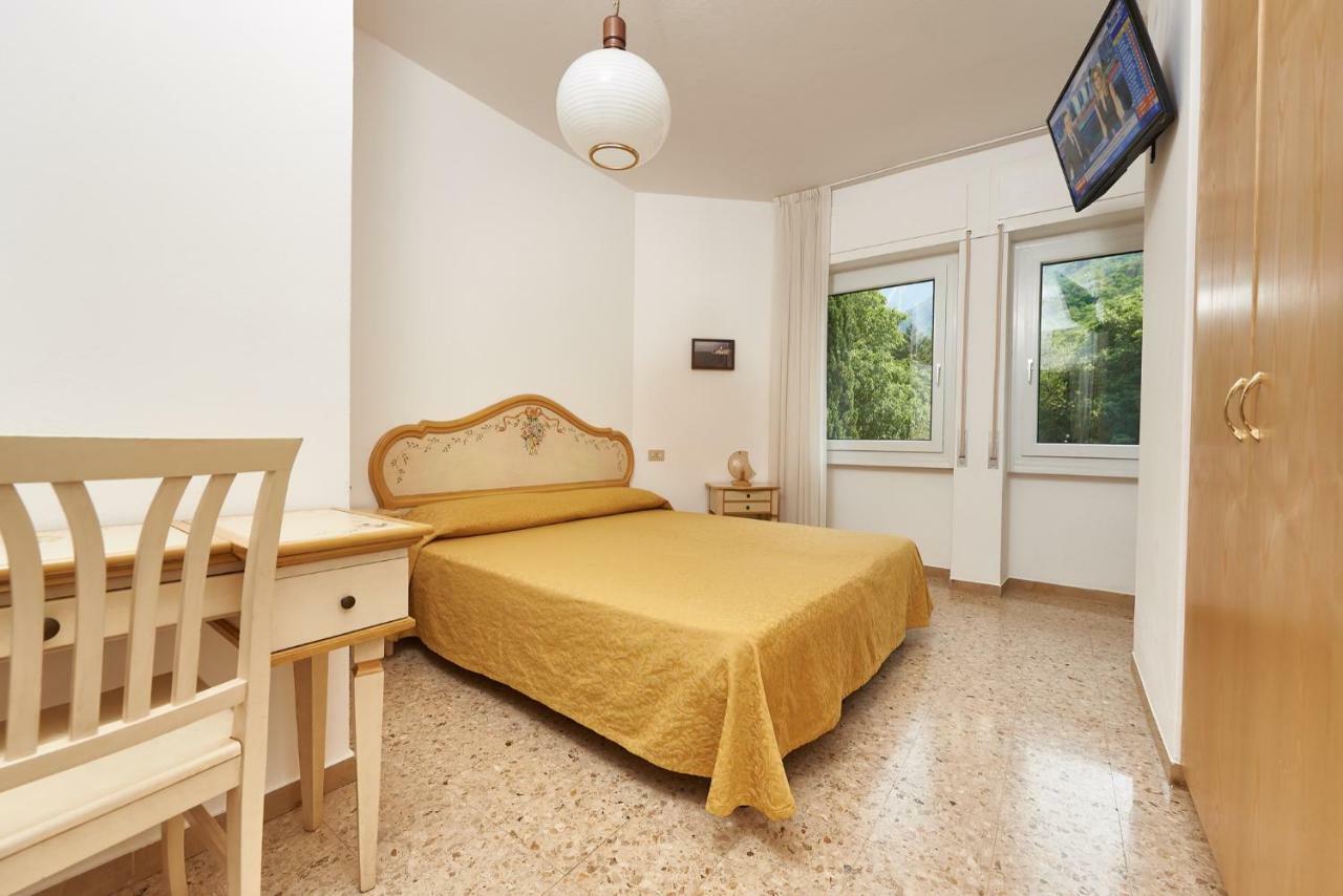 Hotel Villa Orizzonte Мальчезине Экстерьер фото